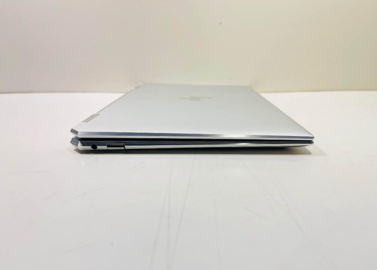 HP Spectre x360 13t-aw000 13.3” (Intel Core i7, 16GB RAM, 1TB SSD) Pre-owned