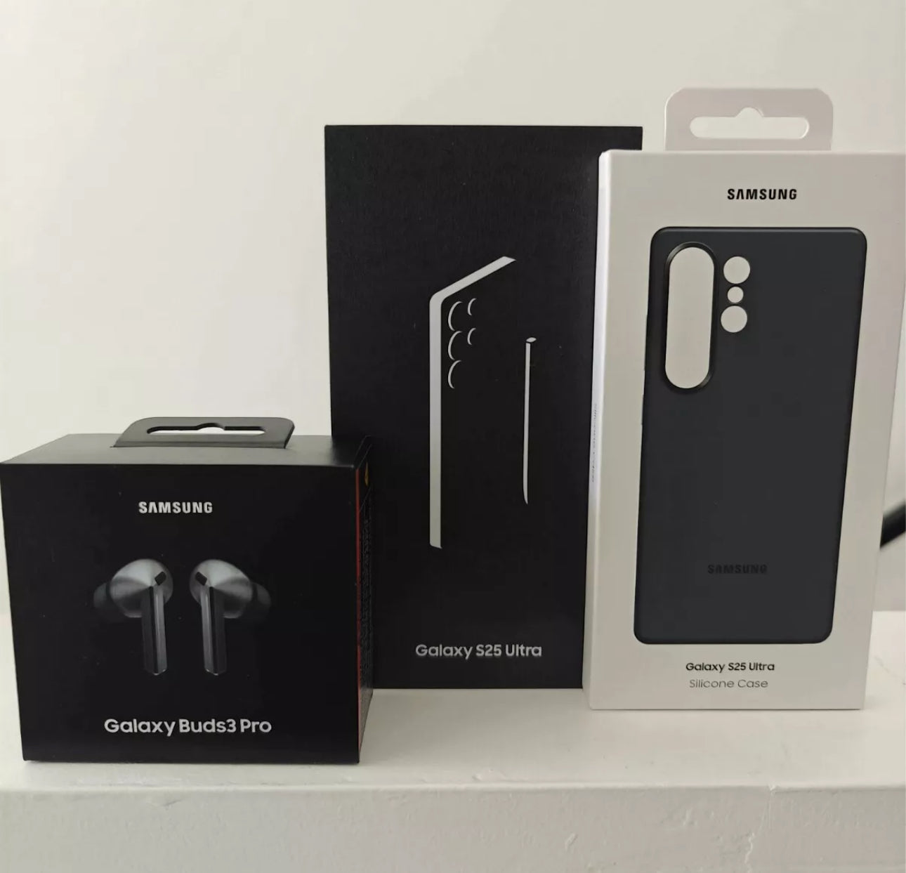 Samsung Galaxy S25 Ultra Unlocked - BRAND NEW- Unopened - 512GB - Titanium Black